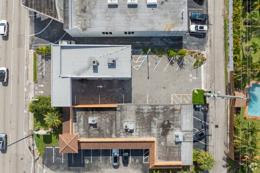 More Photos Of 1544 E Commercial Blvd, Oakland Park Freestanding For Lease