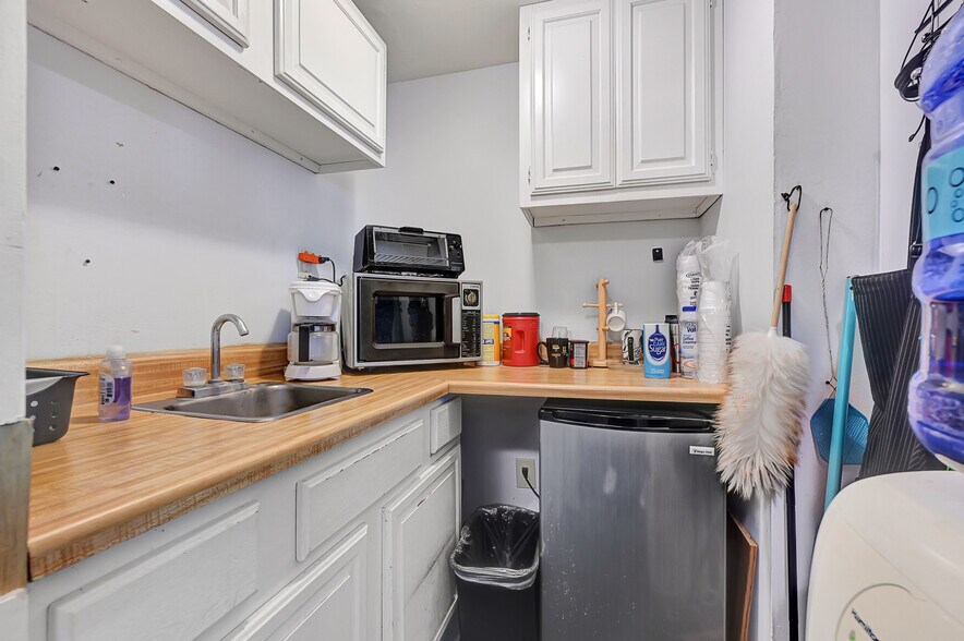 More Photos Of 17934 Kuykendahl Rd, Spring Storefront For Sale