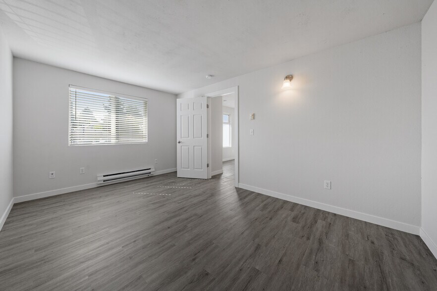 More Photos Of 7320 35th Ave NE, Seattle Apartments For Sale