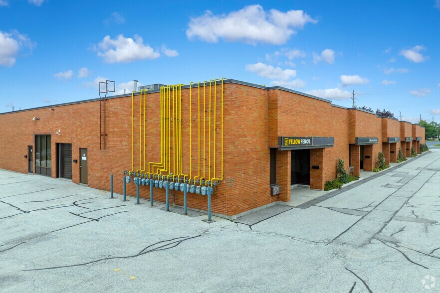 More Photos Of 333 Denison St, Markham Service For Lease