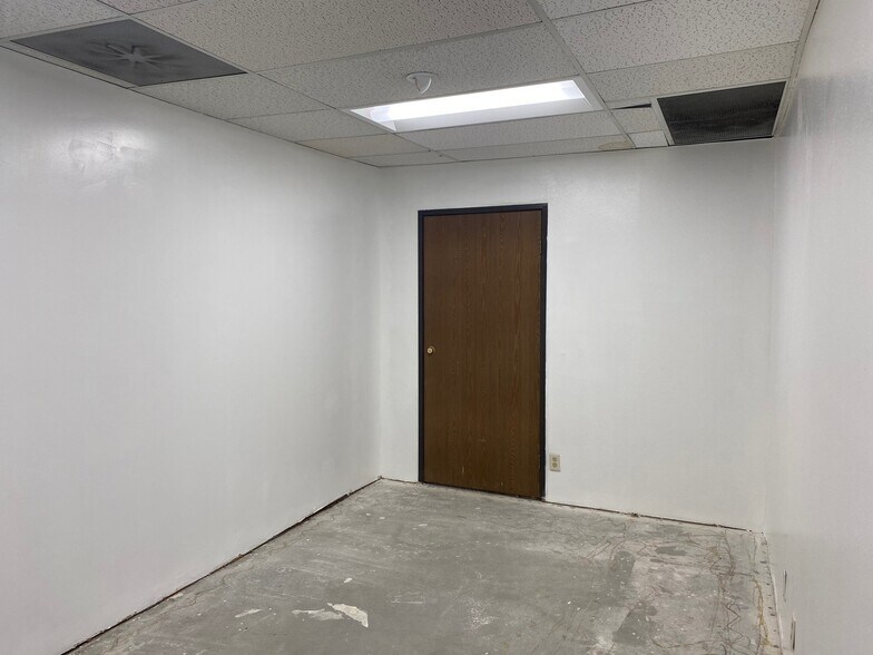 More Photos Of 9010 Corbin Ave, Northridge Office For Lease