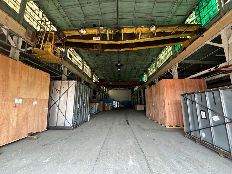 More Photos Of 3 Smalley Ave, Middlesex Warehouse For Lease