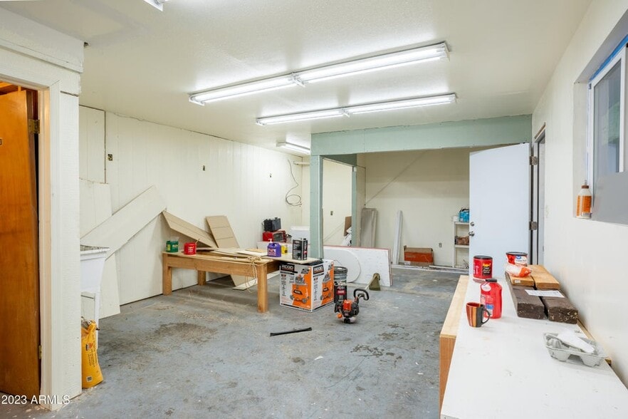 More Photos Of 101 W Aero Dr, Payson General Retail For Lease