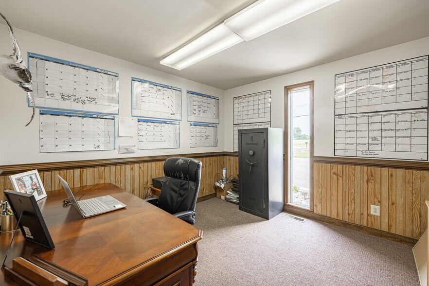 More Photos Of 100-102 Industrial Blvd, Toano Office For Sale