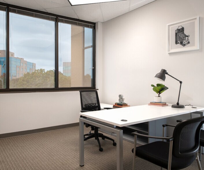 More Photos Of 7676 Hillmont St, Houston Office For Lease