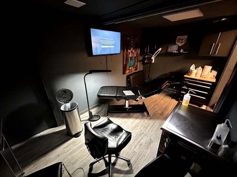 More Photos Of 1130-1132 Cambridge St, Cambridge Storefront For Lease