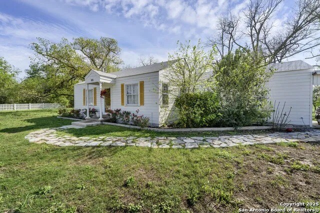 More Photos Of 105 NW River Rd, Martindale Specialty For Sale