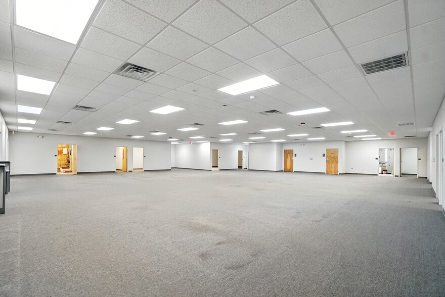 More Photos Of 133 Island Ford Rd, Statesville Office For Sale