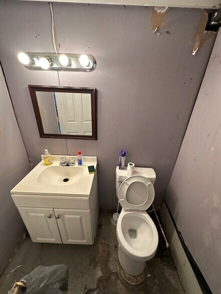 More Photos Of 5042 Memory Hill Dr, Charleston Warehouse For Sale