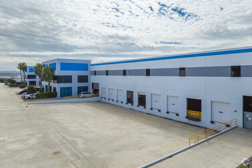 More Photos Of 8885 White Oak Ave, Rancho Cucamonga Warehouse For Lease
