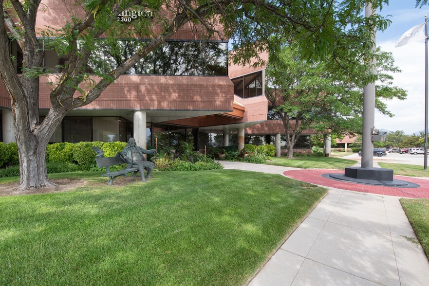 More Photos Of 2650 S Decker Lake Blvd, Salt Lake City Unknown For Lease