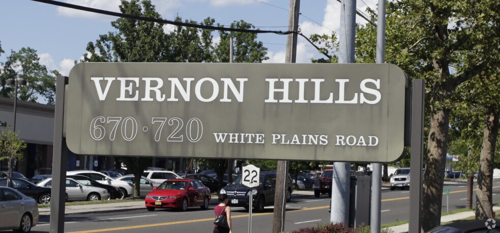 More Photos Of 700 White Plains Rd, Scarsdale Unknown For Lease