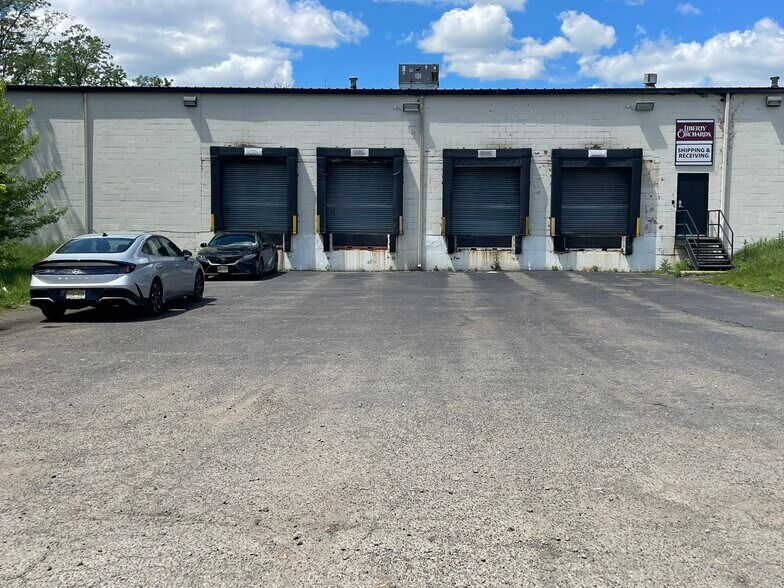 More Photos Of 1 Walnut St, Perth Amboy Warehouse For Lease