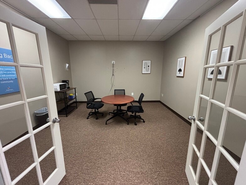 More Photos Of 108 Oak Park Dr, Irmo Office For Lease