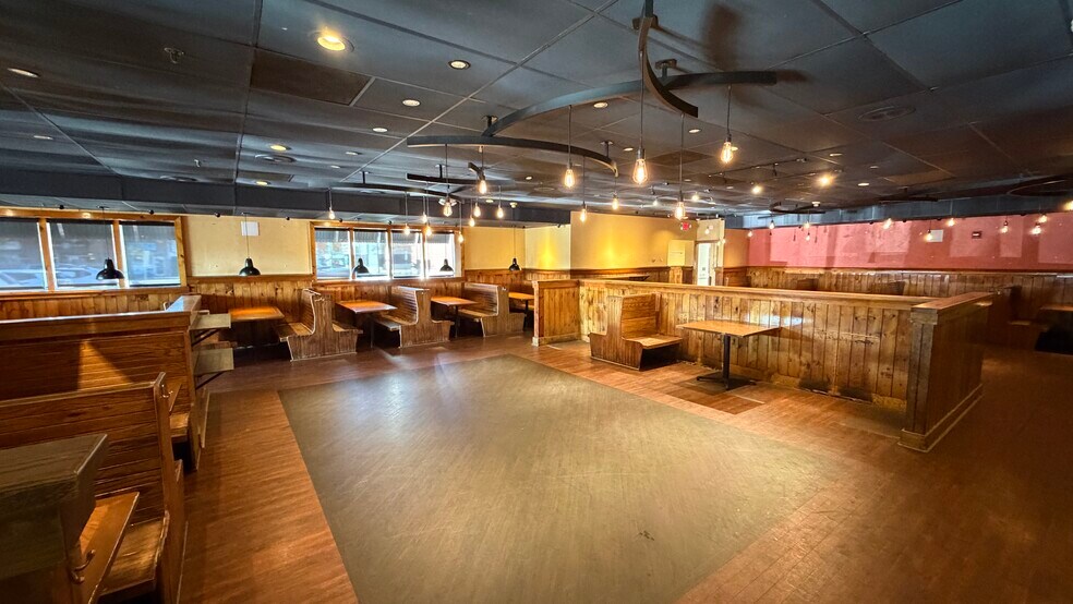 More Photos Of 2124-2162 Merrick Ave, Merrick Unknown For Lease