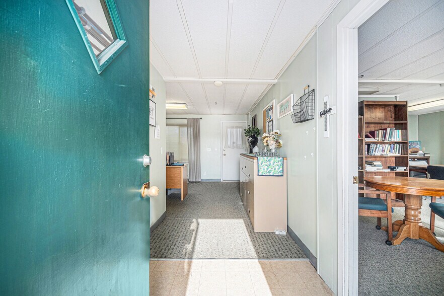 More Photos Of 302 S 74th St, Omaha Office For Sale