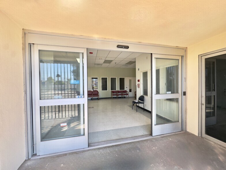 More Photos Of 887 E 2nd St, Pomona Medical For Lease