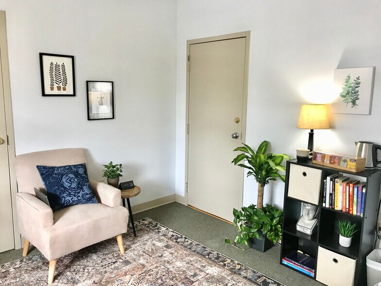 More Photos Of 1055 Dove Run Rd, Lexington Office For Lease