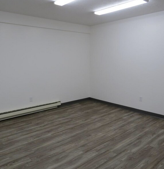 More Photos Of 1228 W 15th St, Lorain Freestanding For Lease