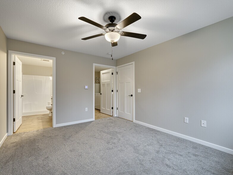 More Photos Of 102 Ridge Rd, Osceola Apartments For Sale
