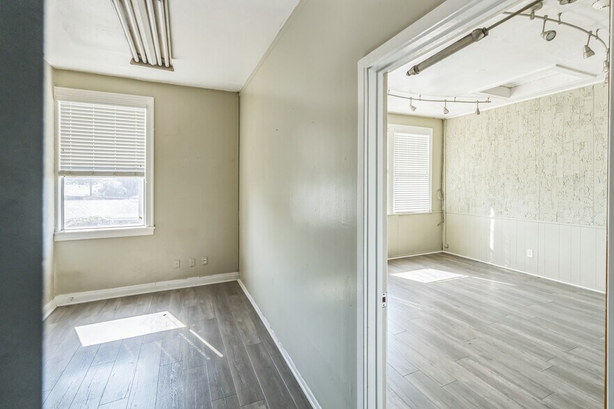 More Photos Of 11810 Center St, South Gate Manufacturing For Lease