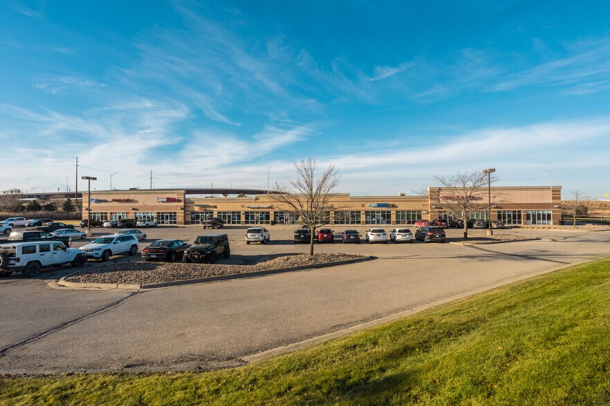 More Photos Of 11101-11148 Plum Dr, Urbandale Unknown For Lease