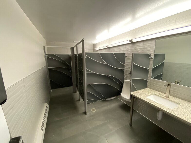 More Photos Of 2260 S Xanadu Way, Aurora Office For Lease