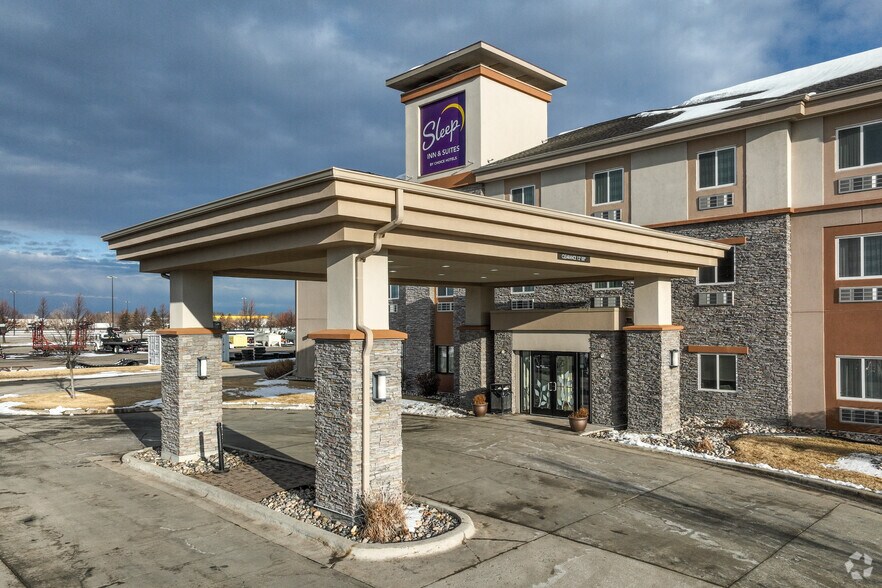 More Photos Of 1350 S 42nd St, Grand Forks Hotel For Sale