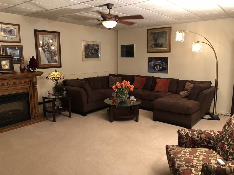 More Photos Of 56495 Grand River Ave, New Hudson Warehouse For Lease