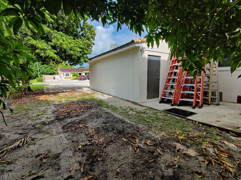 More Photos Of 660 Miller Dr, Miami Springs Research And Development For Sale