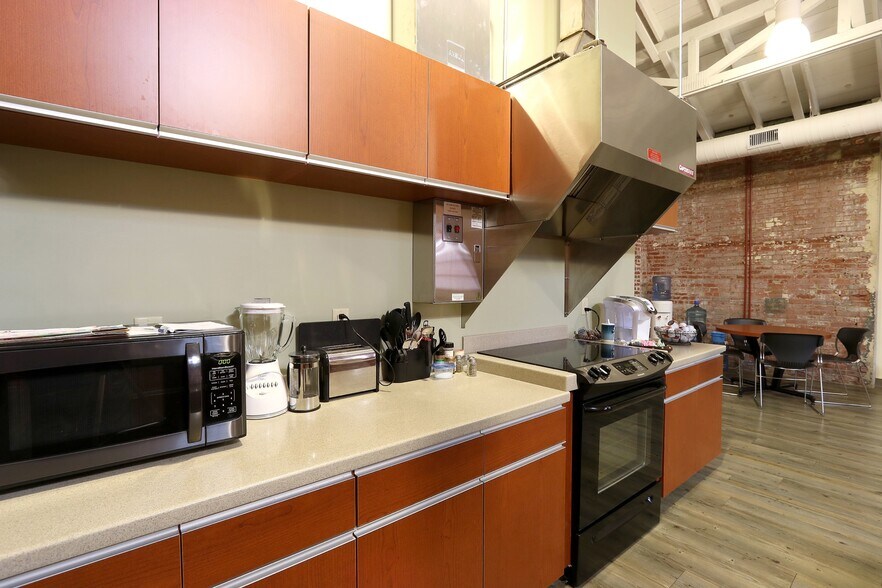 More Photos Of 100-256 Match Factory Pl, Bellefonte Medical For Lease