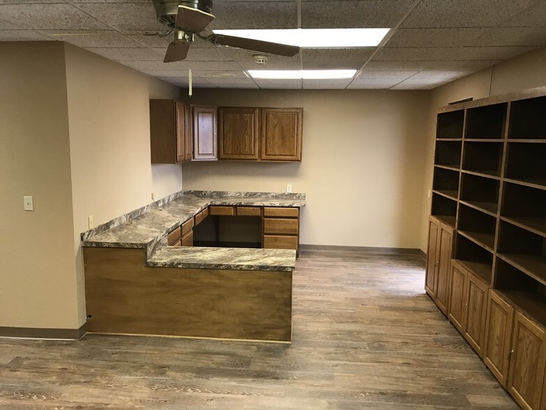 More Photos Of 916 SW 38th St, Lawton Medical For Lease