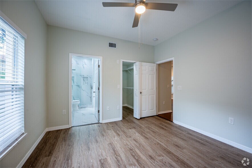 More Photos Of 1700-1704 Redwood St, Sarasota Apartments For Sale