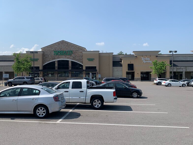 More Photos Of 1010 Murfreesboro Rd, Franklin Unknown For Lease