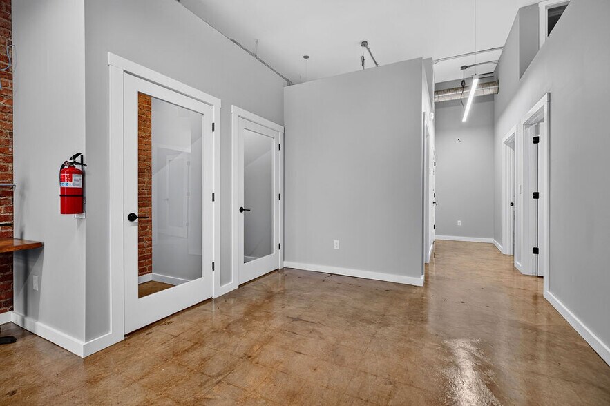 More Photos Of 143 N Wayne Ave, Waynesboro Storefront Retail Office For Sale