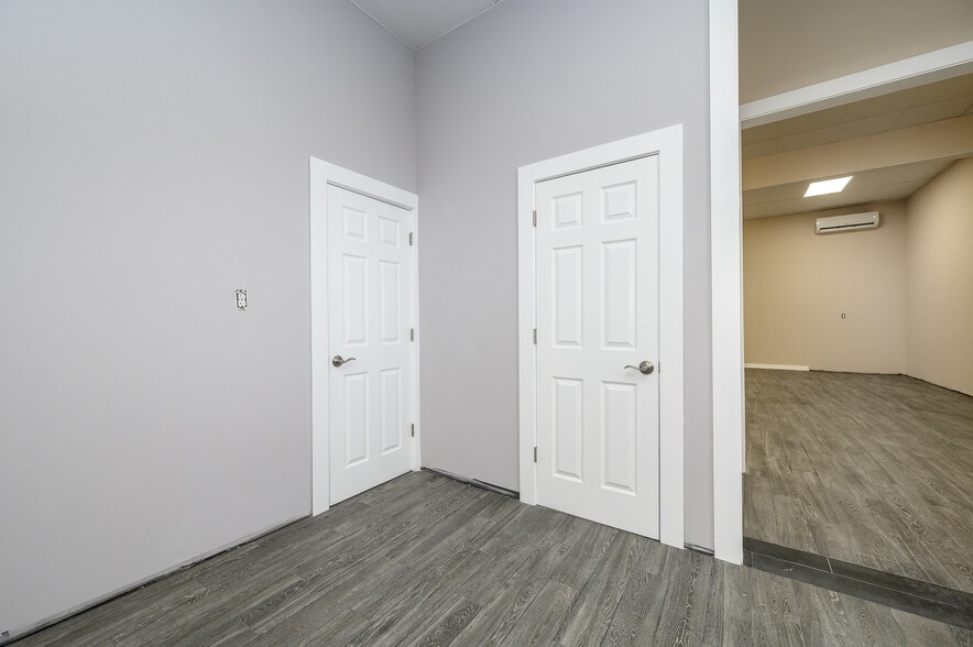 More Photos Of 305 N Stiles St, Linden Convenience Store For Lease