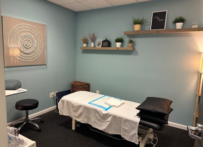 More Photos Of 46169 Westlake Dr, Sterling Medical For Lease