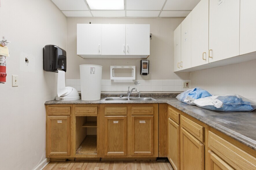 More Photos Of 1910 Virginia Ave, Connersville Healthcare For Sale