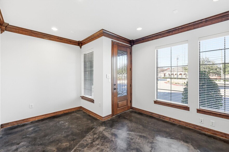 More Photos Of 1117 Glade Rd, Colleyville Medical For Lease