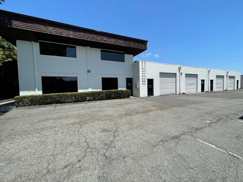 More Photos Of 4 Commercial Blvd, Novato Manufacturing For Lease