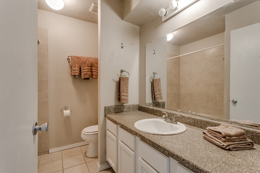 More Photos Of NW 10th St & N Classen Blvd, Oklahoma City Apartments For Sale