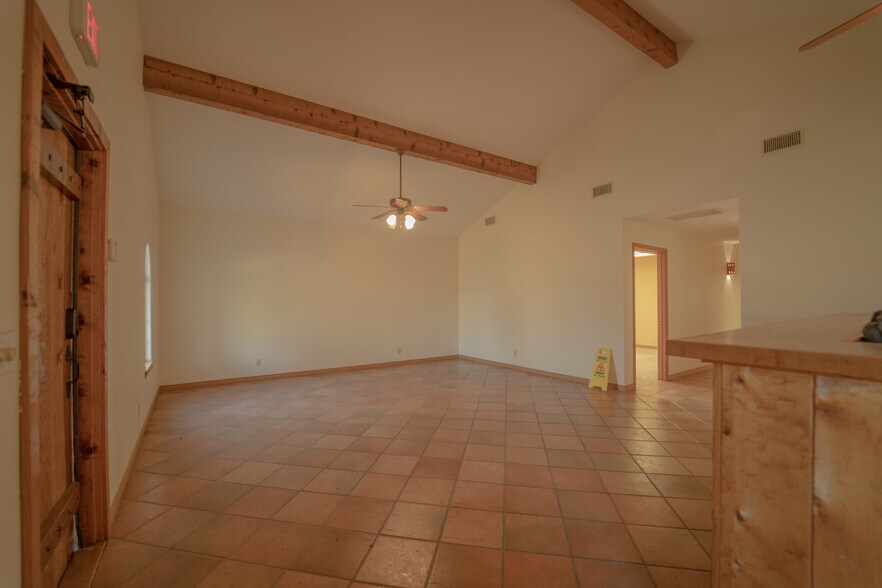 More Photos Of 2203 Port Lavaca Dr, Victoria Industrial For Sale
