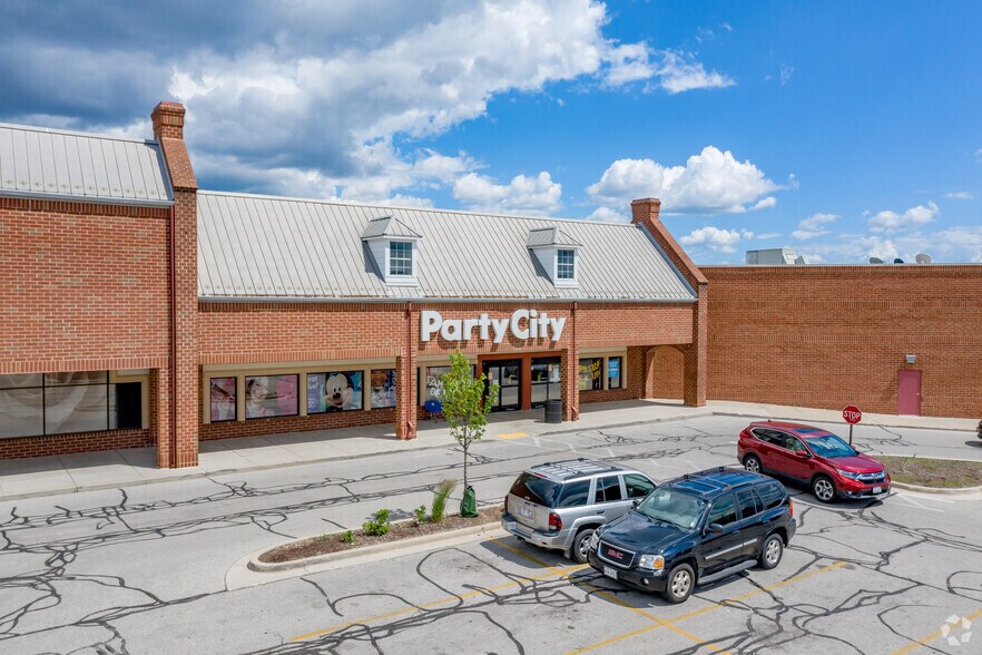 More Photos Of 4850-5070 S 74th St, Greenfield Freestanding For Lease