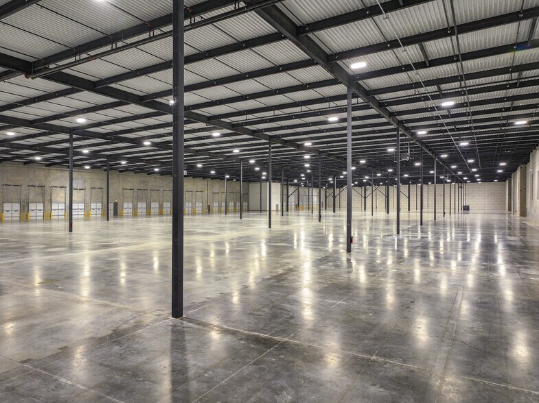 More Photos Of 2801 N State Highway 78, Wylie Warehouse For Lease