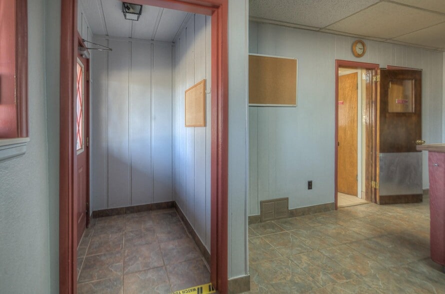 More Photos Of 22540 Us Highway 160, Walsenburg Veterinarian Kennel For Sale