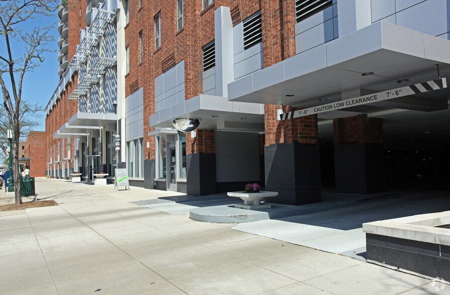 More Photos Of 401-411 S Old Woodward Ave, Birmingham Office Residential For Lease