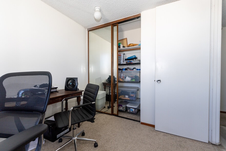 More Photos Of 922 Mccully St, Honolulu Apartments For Sale