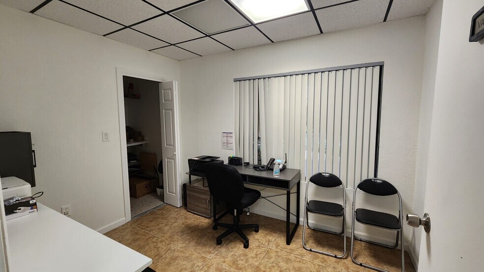 More Photos Of 7800 W Oakland Park Blvd, Sunrise Medical For Lease