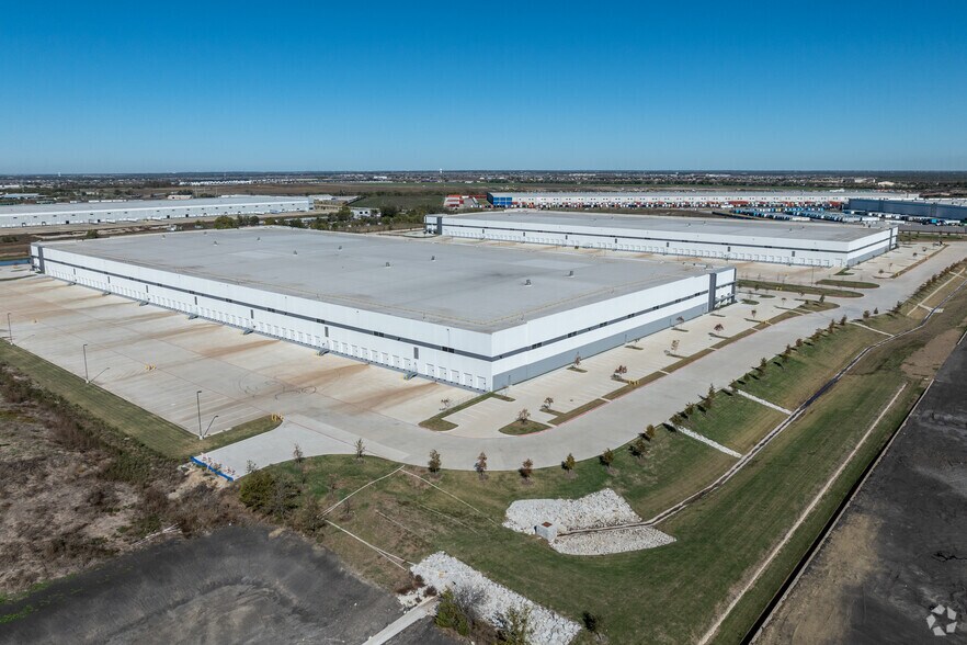 More Photos Of County Road 212, Forney Distribution For Lease