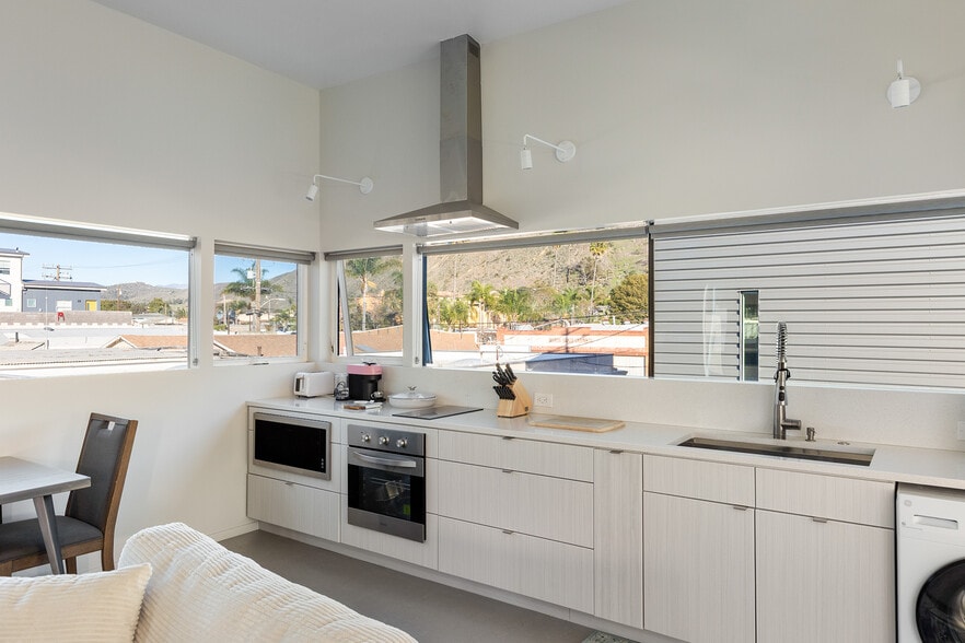 More Photos Of 161 N Garden St, Ventura Apartments For Sale